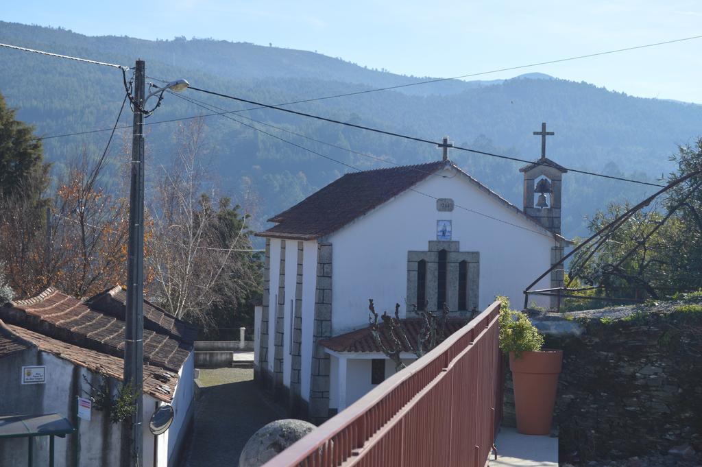 Casa Da Fonte De Santo Antonio Bed & Breakfast Cerdeira ภายนอก รูปภาพ